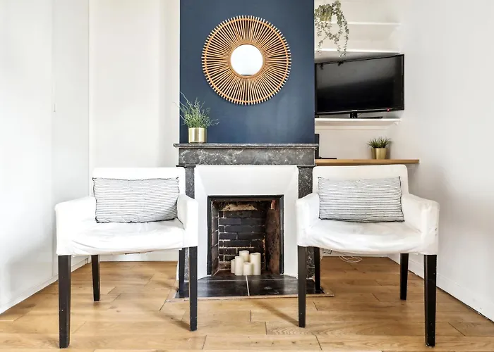 Charming Top Floor Near Montmartre
