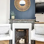 Charming Top Floor Near Montmartre