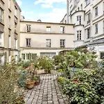 Charming Top Floor Near Montmartre